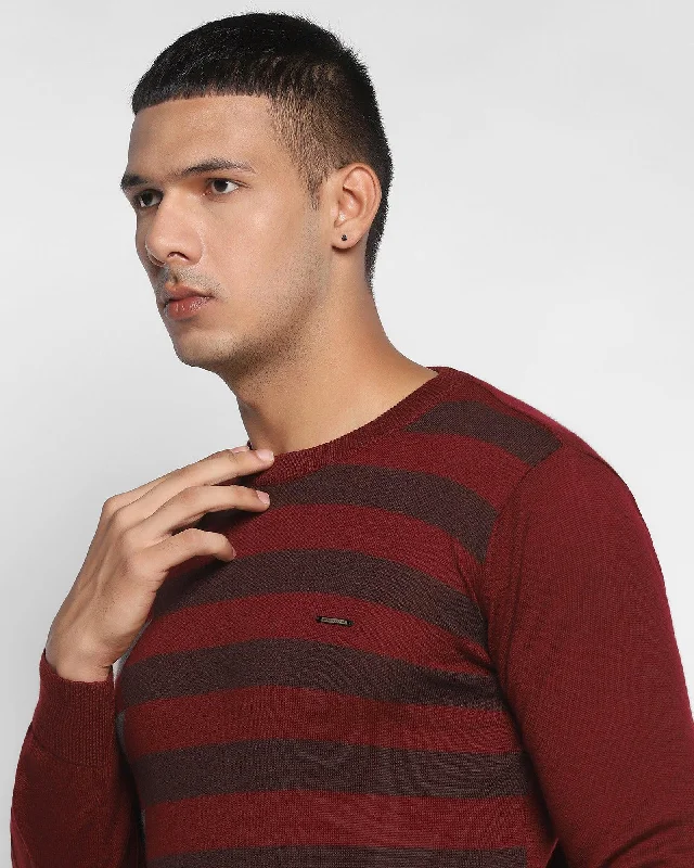 printed-crew-neck-sweater-in-maroon-leech