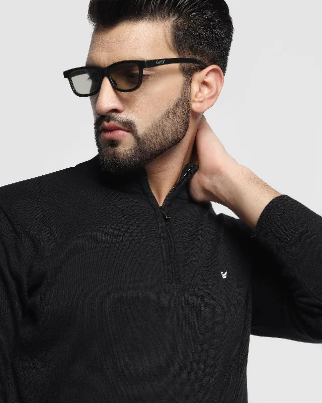 solid-stylized-collar-sweater-in-black-denver