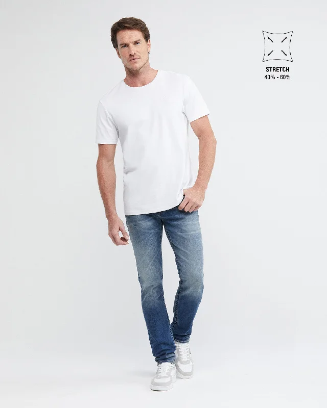 SLIM FIT MID-RISE JEANS IN MEDIUM WASH BS