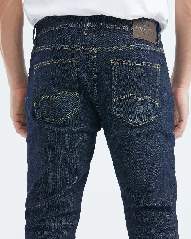 STRAIGHT FIT MID-RISE JEANS IN ULTRA DARK WASH