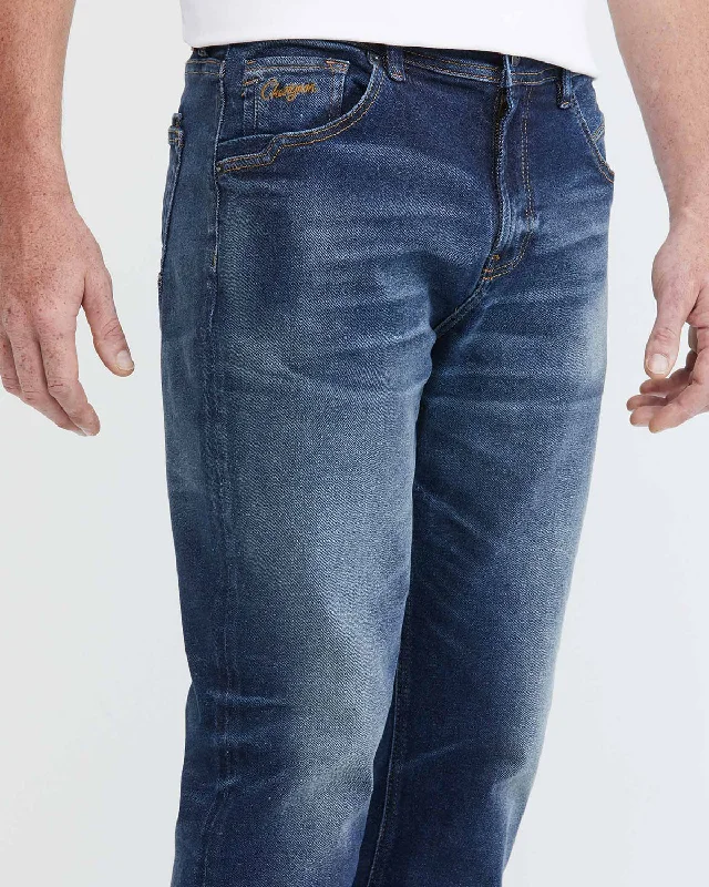 STRAIGHT FIT MID-RISE JEANS IN DARK WASH