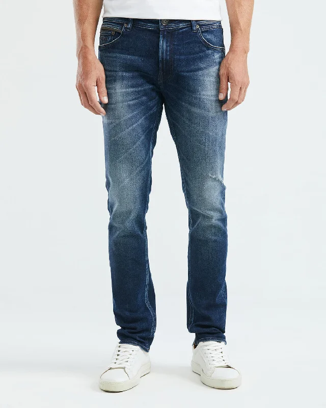 STRAIGHT FIT MID-RISE JEANS IN DARK WASH