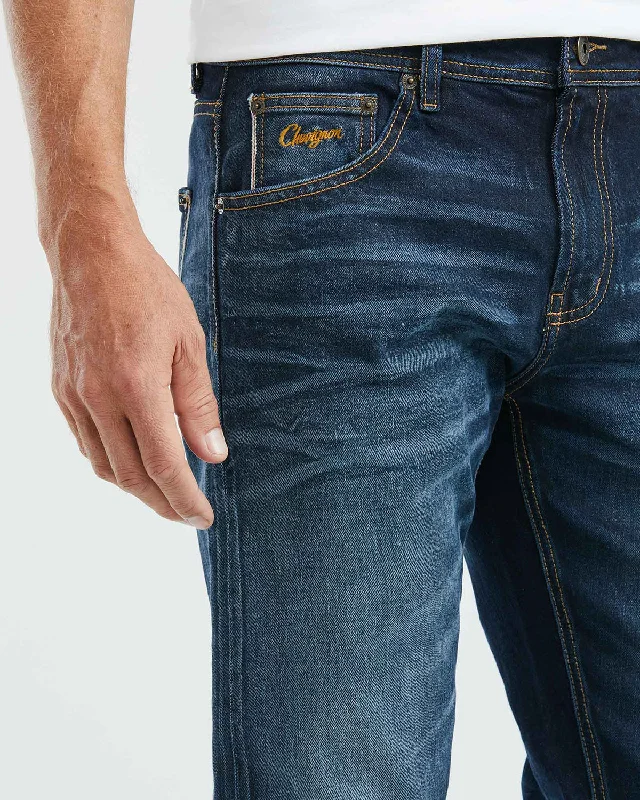 STRAIGHT FIT MID-RISE JEANS IN ULTRA DARK WASH