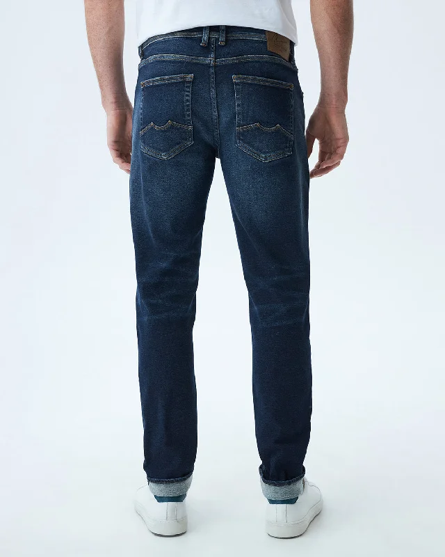 STRAIGHT FIT MID-RISE JEANS IN ULTRA DARK WASH