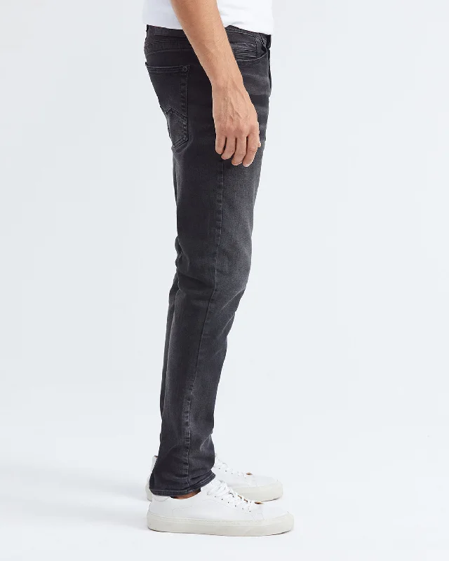 SLIM FIT MID-RISE JEANS IN BLACK