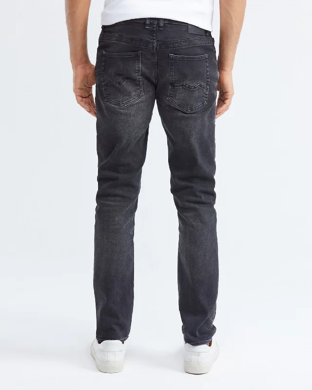 SLIM FIT MID-RISE JEANS IN BLACK