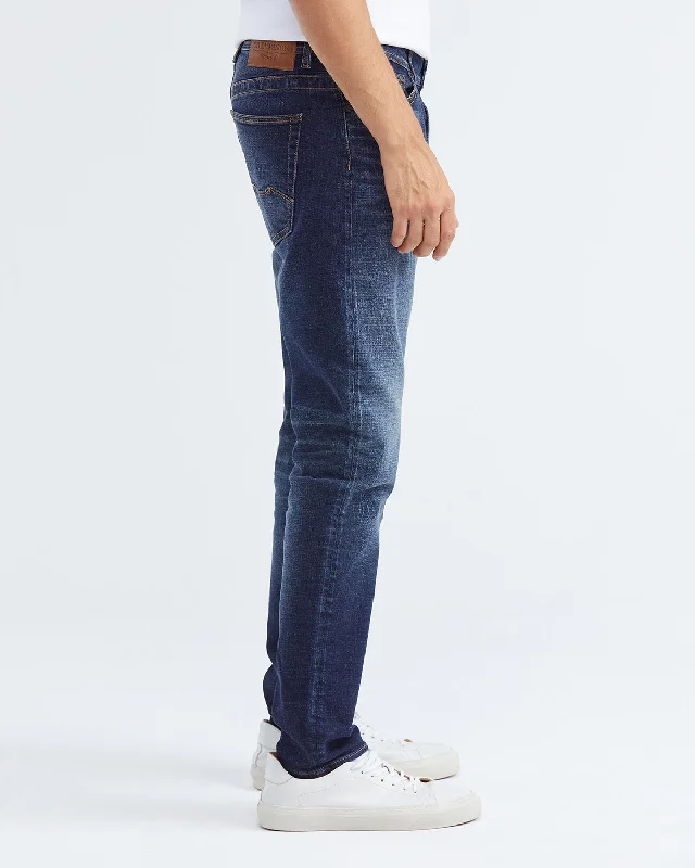 SLIM FIT MID-RISE JEANS IN DARK WASH