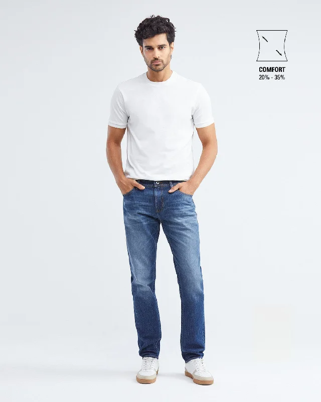 SLIM FIT MID-RISE JEANS IN MEDIUM WASH