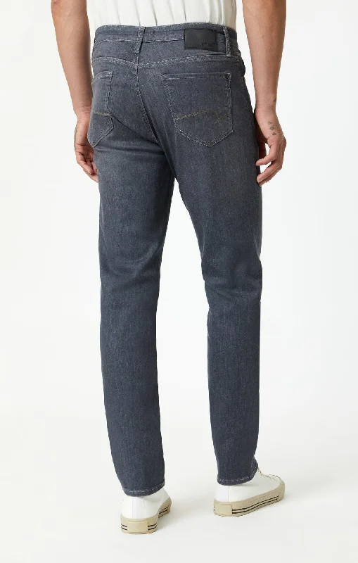 STEVE ATHLETIC FIT JEANS IN LIGHT GREY