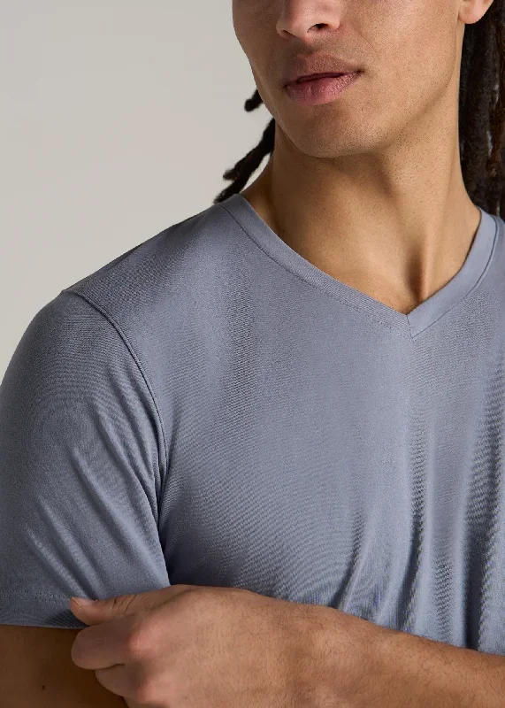 stretch-cotton-v-neck-tee-mens-in-skyline-grey